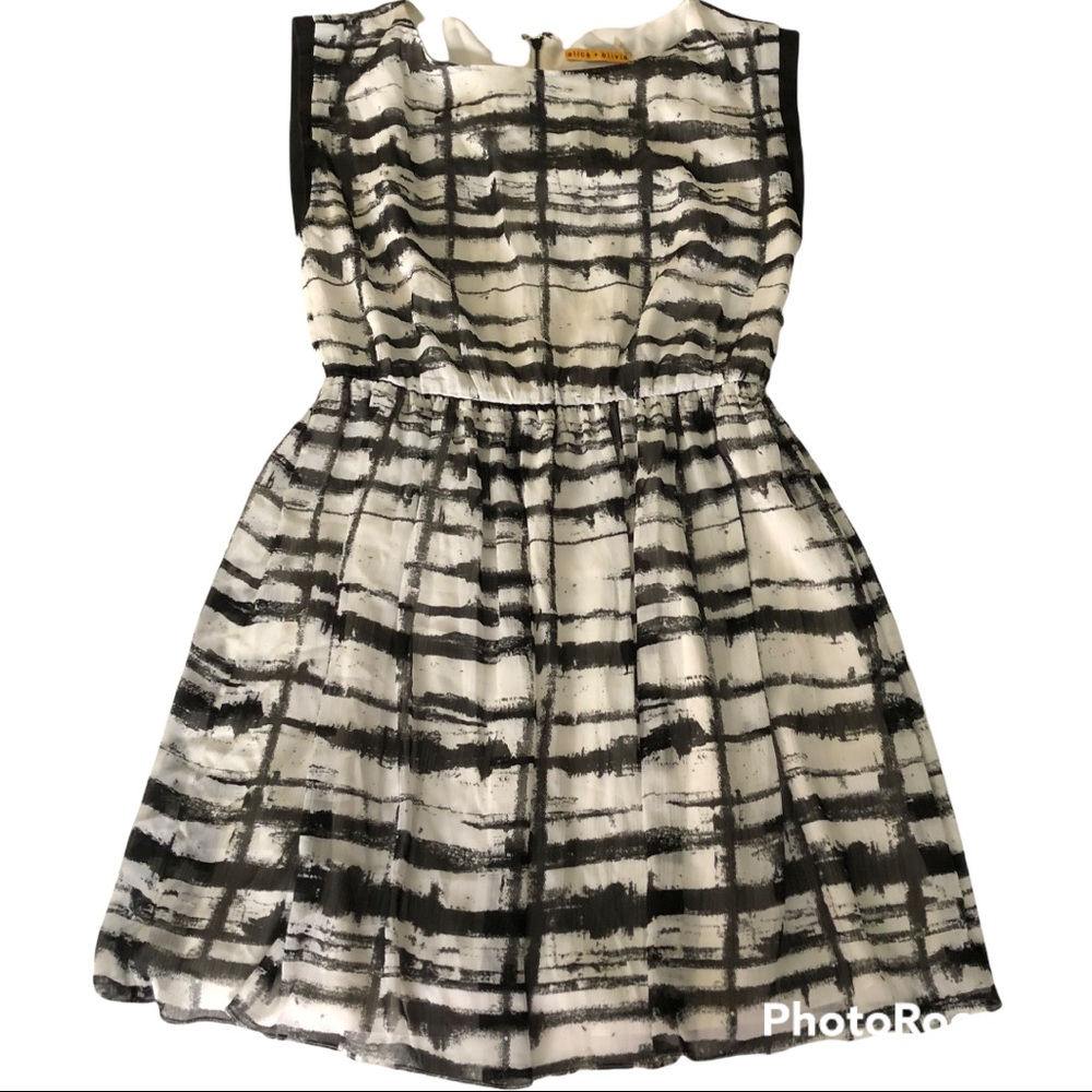 Alice + Olivia black white abstract print mini dress